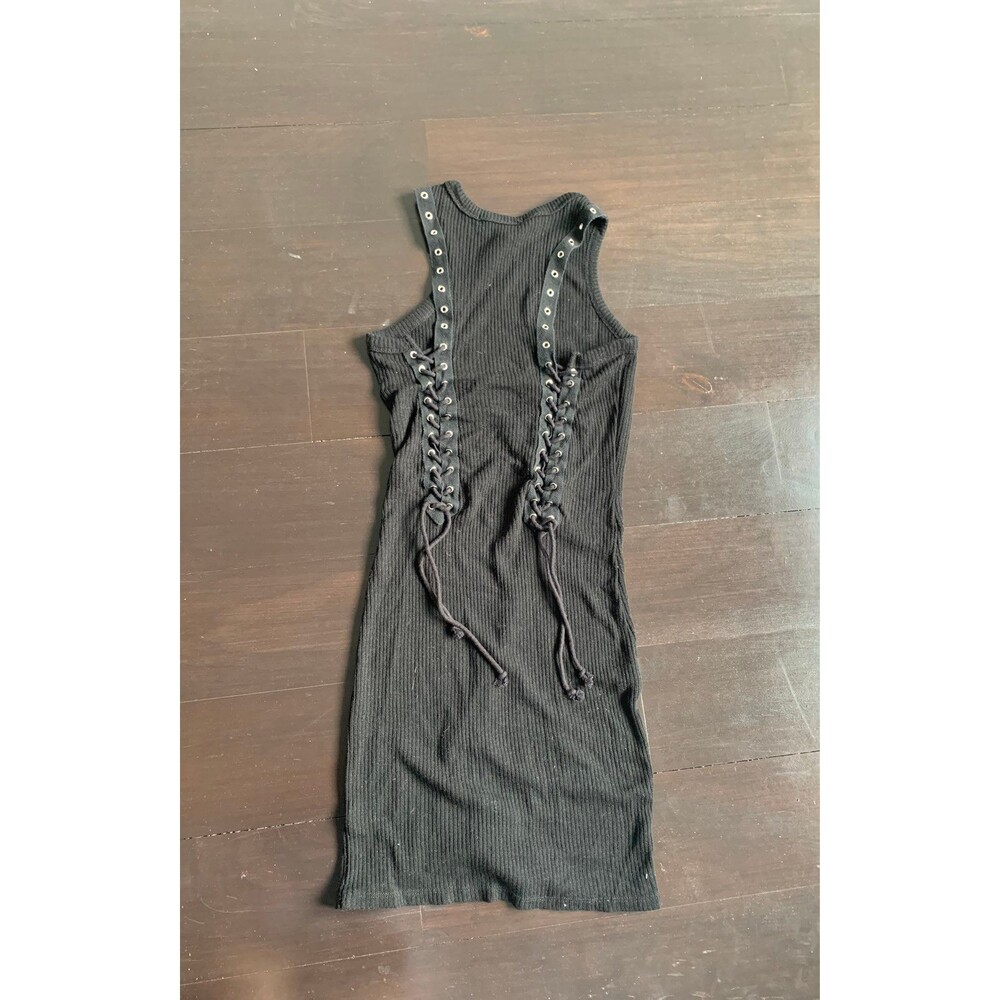 Black bodycon dress